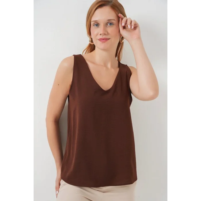 V Yaka Sıfır Kol Bluz 950 - Kahverengi