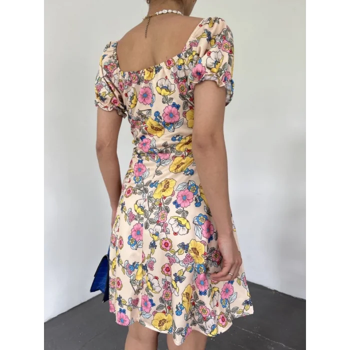 Yakası Lastikli Bağcık Detaylı Mini Elbise -Bej