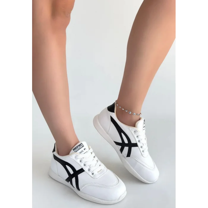 Zlay Beyaz Cilt Siyah Detaylı Bağcıklı Spor Ayakkabı