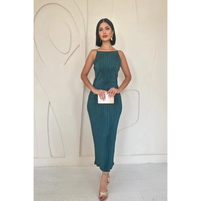 Zümrüt Piliseli Halter Boyun Elbise