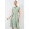 1677 Boydan Düğmeli Kuşaklı Elbise - E.Yeşil
