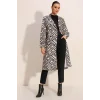 5853 Desenli Kruvaze Yaka Trençkot - C.Beyaz