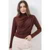 925 Büzgü Detaylı Sandy Bluz - A.Kahve