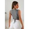 Kadın Gri Çapraz Bağlamalı Crop Top Büstiyer – Modern ve Şık Tasarım
