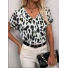 Kadın Kısa Kollu V Yaka Leopar Desen Krep Bluz