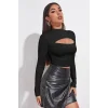 Kadın Siyah Göğüs Dekolteli Uzun Kollu Cut Out Crop Top Bluz – Şık, Rahat ve Kolay Kombinlenebilir