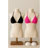 Kadın Siyah ve Fuşya Minimal Kesim Üçgen Bikini Üstü – Modern ve Şık Tasarım
