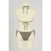 Kadın Siyah ve Leopar Detaylı Yandan Bağlamalı Bikini Takımı – Modern, Konforlu ve Günlük Kombinlere Uygun