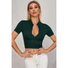 Kadın Yeşil Yarım Fermuarlı ve Kısa Kollu Crop Top Bluz – Şık, Rahat ve Kolay Kombinlenebilir