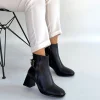 Kanda Siyah Cilt Topuklu Bot