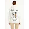 Oversize Üç İplik Şardonlu Kapüşonlu Sweatshirt – Beyaz “Other Lives” Ön Ve Arka Baskılı, Kanguru Cepli, Ribanalı Rahat Kışlık Model Beyaz