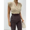 Sıfır Kol Vatkalı Kruvaze Model Sandy Bluz -Bej