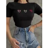 Üçlü kalp nakışlı bluz
