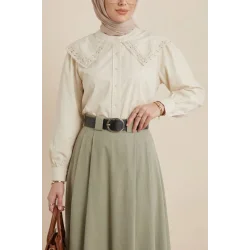 Bebe Yaka Dantel Detaylı Düğmeli Poplin Gömlek -Bej