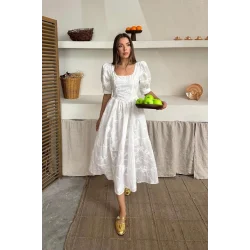 Beyaz Balon Kollu Brode Elbise