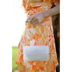 El yapımı zincirli incili çanta beyaz