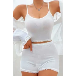 Kadın Beyaz Alt-üst Dantel Detaylı Şortlu Şık Gecelik Takım – Modern, Konforlu ve Günlük Kombinlere Uygun