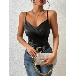 Kadın Ip Askılı Geniş V Yakalı Deri Bluz