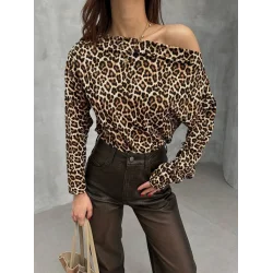 Kadın Leopar Desenli Düşük Omuzlu Bluz
