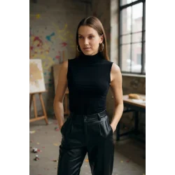 Kadın Siyah Kolsuz Balıkçı Yaka Basic Bluz