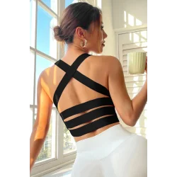 Kadın Siyah Sırtı Çapraz Lastik Detaylı Crop Top Bluz – Şık, Rahat ve Kolay Kombinlenebilir