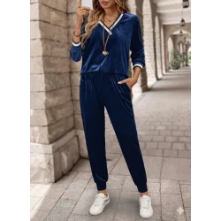 Kadın Uzun Kollu V Yaka Kadife Bluz Ve Pantolon Ikili Takım