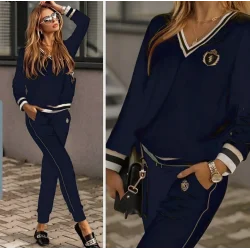 Kadın Uzun Kollu V Yaka Yakası Ve Kol Ağzı şerit Detay Kadife Takım