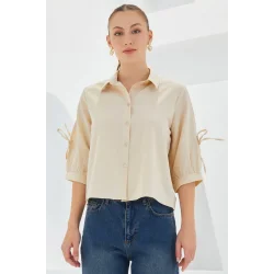 Kol Detaylı Bej Crop Gömlek 20246