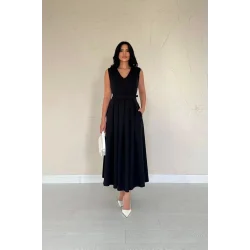 Siyah Önü Britli Pileli Elbise