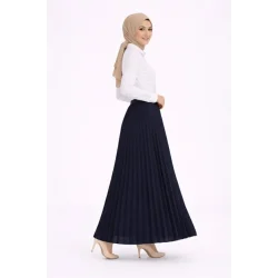 Tesettür Beyaz Gömlekli Pliseli Etek İkili Takım Gündelik Ve Ofis Şıklığı - Lacivert