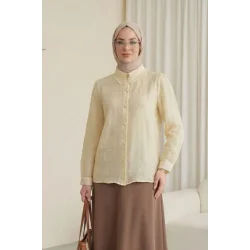 Top Düğmeli Yakası Dantelli Desenli Jakar Gömlek -Bej