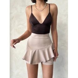 Valonlu fırfırlı şort bej s24683