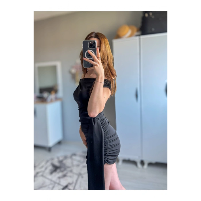 Omuzdan Askılı Kuyruklu Büzgülü Mini Siyah Elbise