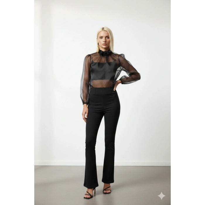 Siyah Transparan Görünümlü Dokuma Gül Detaylı Tül Bluz