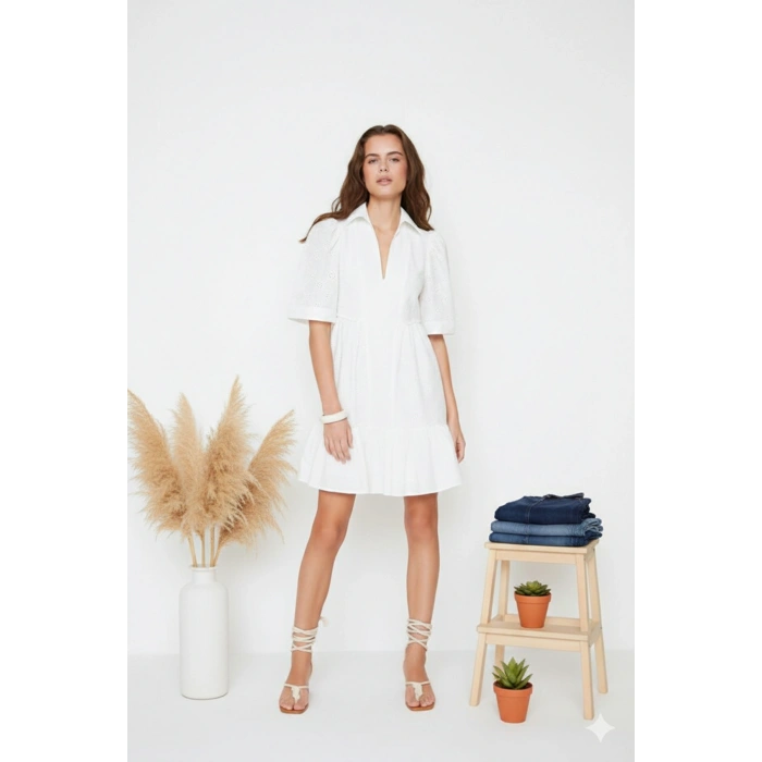 Beyaz Skater/Belden Açılan Brode Mini Astarlı Dokuma Elbise