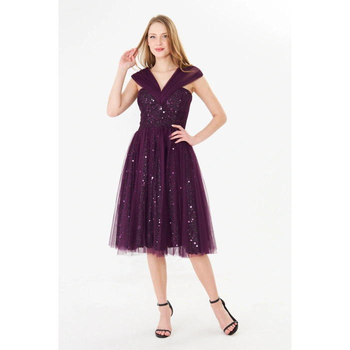 Mor Payet Detaylı Tül Abiye Elbise – V Yaka, Diz Altı, Özel Gün Davet Elbisesi