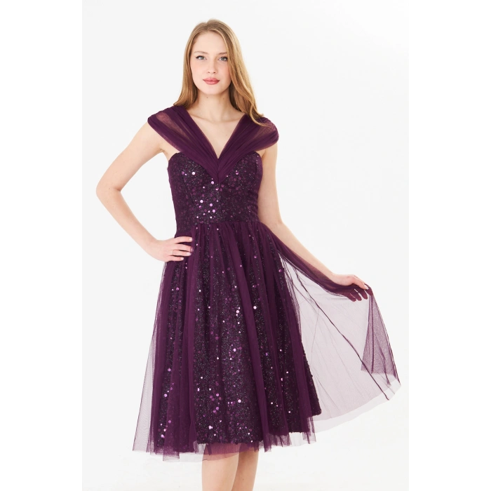 Mor Payet Detaylı Tül Abiye Elbise – V Yaka, Diz Altı, Özel Gün Davet Elbisesi