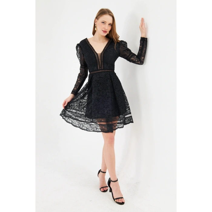 Siyah Dantel V Yaka Uzun Kollu Davet Elbisesi