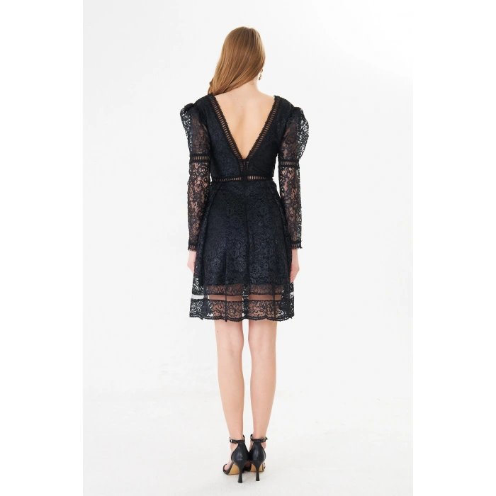 Siyah Dantel V Yaka Uzun Kollu Davet Elbisesi