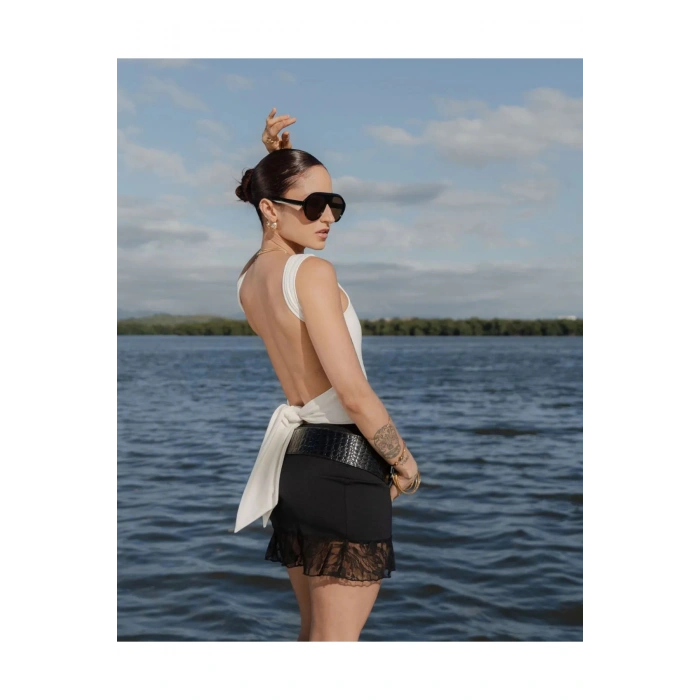 Sırt Bağlamalı Dekolteli Bluz