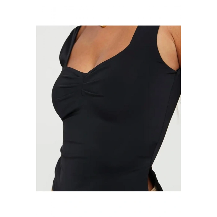 Sırt Dekolteli Büzgü Detaylı bluz ( Crop Degildir )