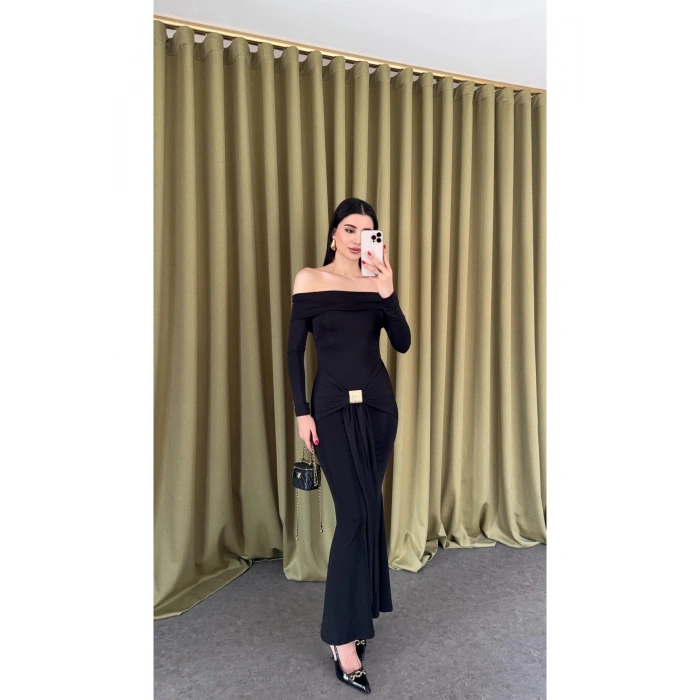 Omzu Açık Elbise Toka Detaylı Uzun Kol Uzun Elbise