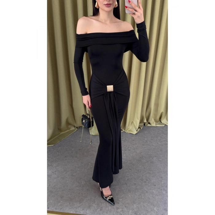 Omzu Açık Elbise Toka Detaylı Uzun Kol Uzun Elbise