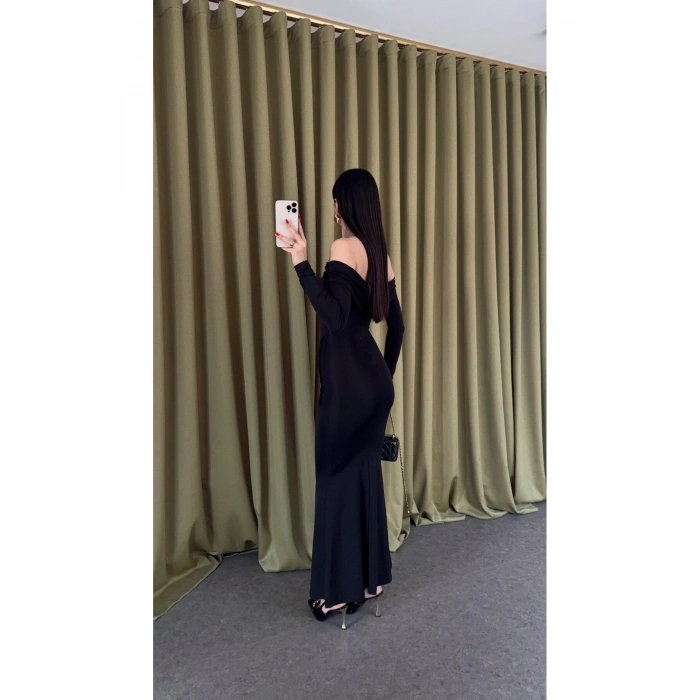 Omzu Açık Elbise Toka Detaylı Uzun Kol Uzun Elbise