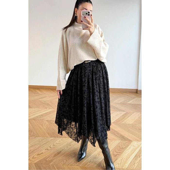 Tül Detaylı Asimetrik Astarlı Uzun Etek