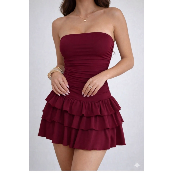 Straplez Mini Elbise | Volanlı Etek, Vücuda Oturan Şık Kesim”