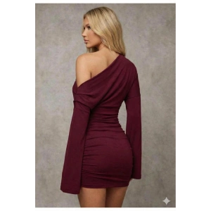 Asimetrik Yaka Düşük Omuz Detaylı Uzun Kollu Likralı Elbise ( Mevsimlik ve Kışlık )