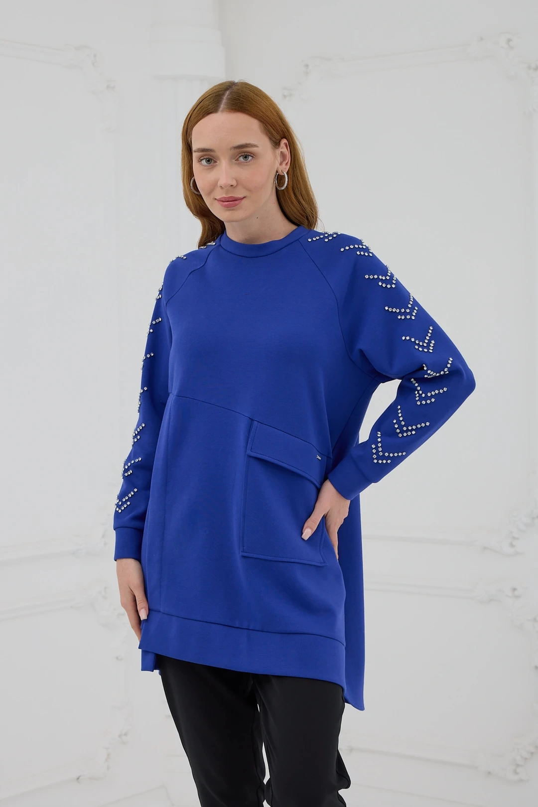 Kolları Çakma Taşlı Önü Cepli Sweatshirt