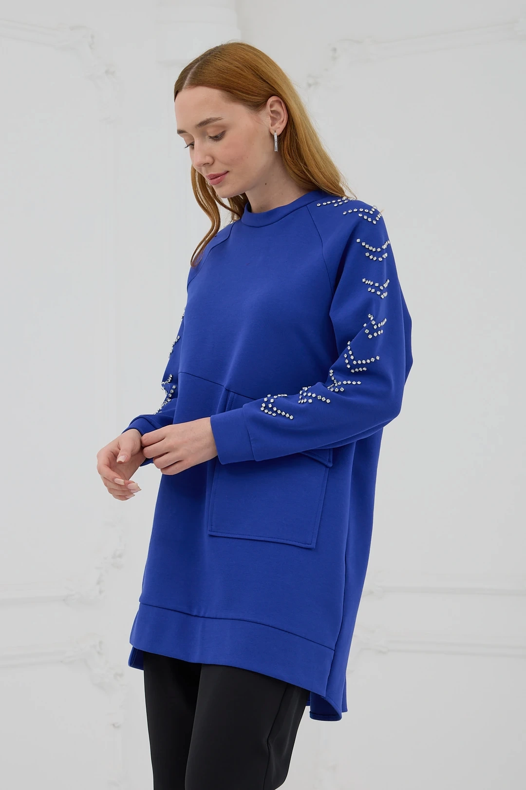 Kolları Çakma Taşlı Önü Cepli Sweatshirt