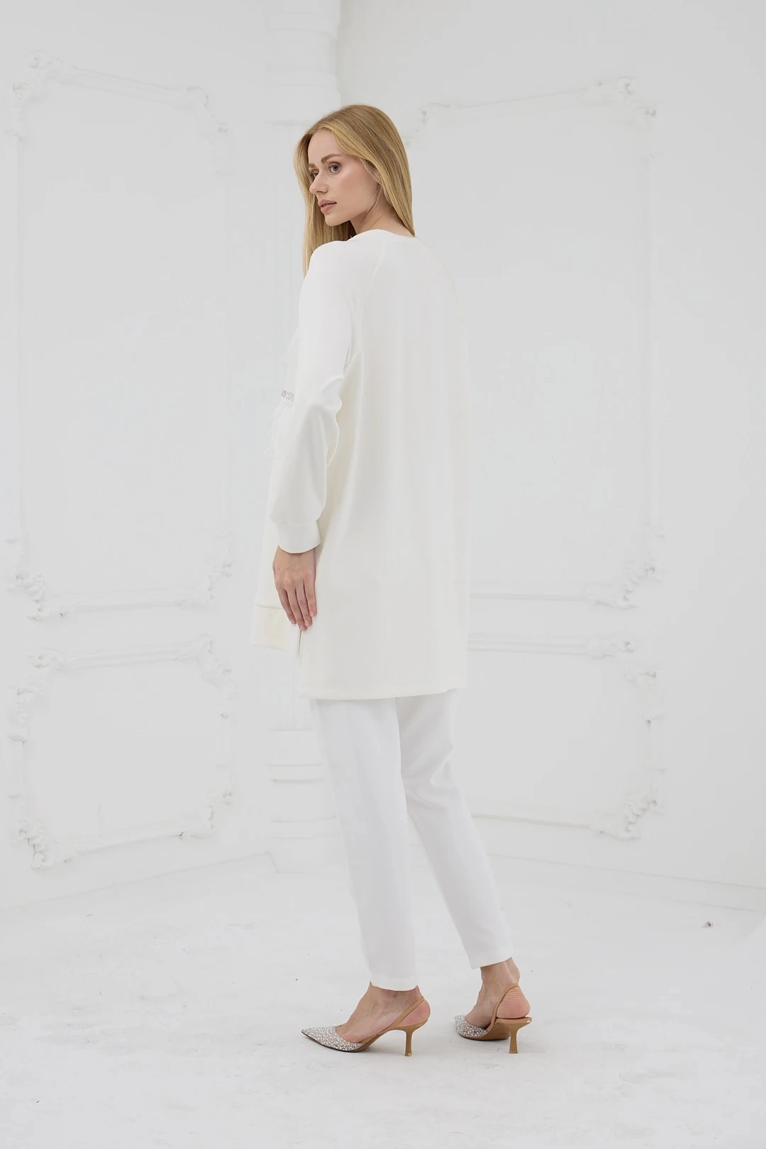 Tüy Detaylı Taşlı Sweatshirt